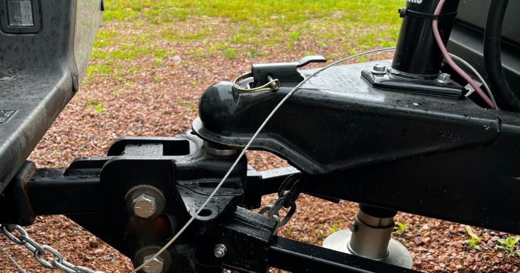 Connect Hitch on trailer
