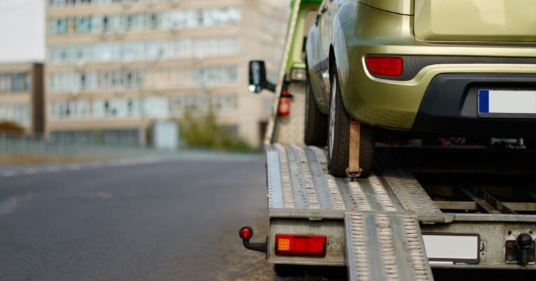 how to tie down a car on a trailer (1)