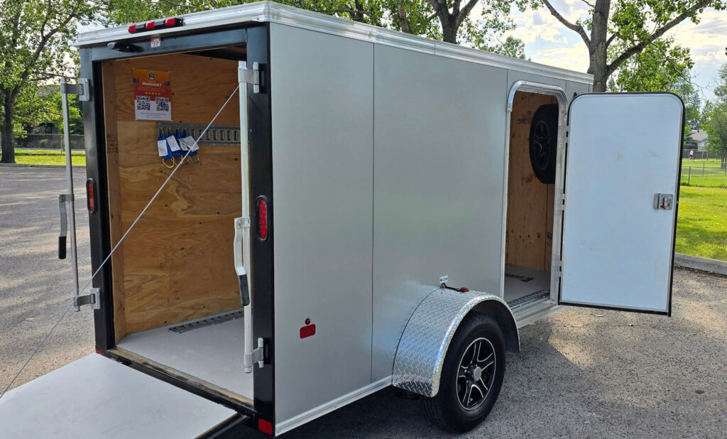 5x10ft-single axle enclosed trailer